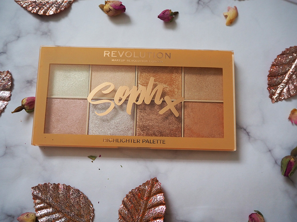 Makeup Revolution x Soph highlighter palette image