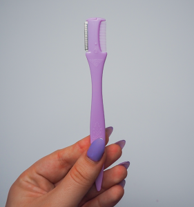 Eyebrow Shaper with Heart Mirror image