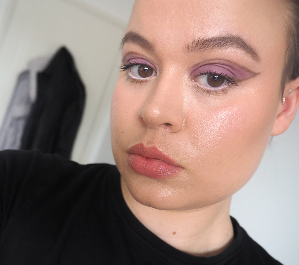 Illamasqua graphic liner look