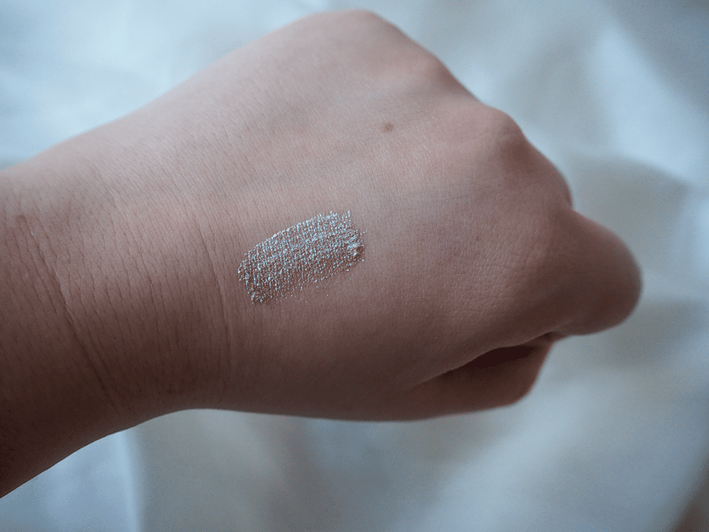 R.E.M. Beauty Midnight Shadows Lustrous Liquid Eyeshadow Fembot swatch