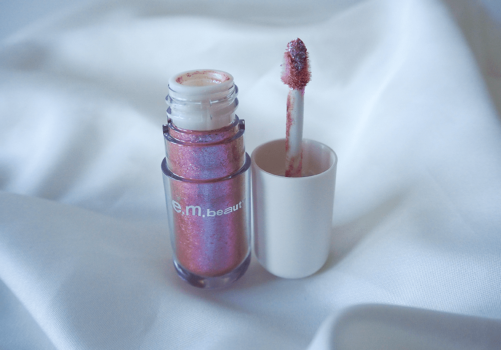 R.E.M. Beauty Midnight Shadows Lustrous Liquid Eyeshadow Fembot image