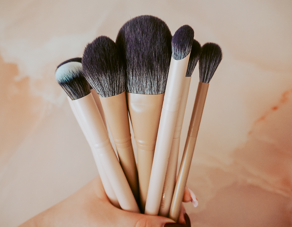 Glow & Restore makeup brushes image