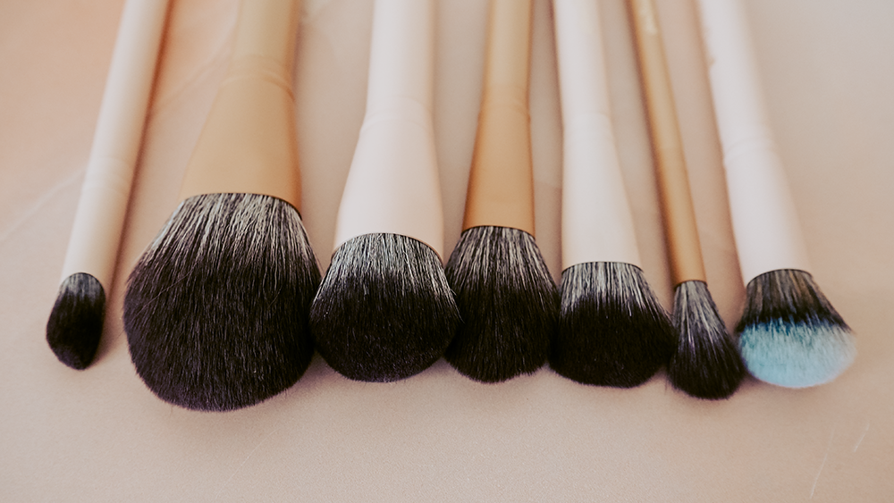 Glow & Restore makeup brushes image