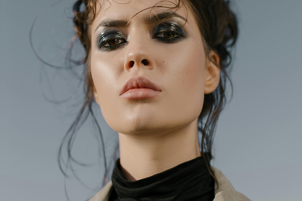 dark smoky eye makeup image